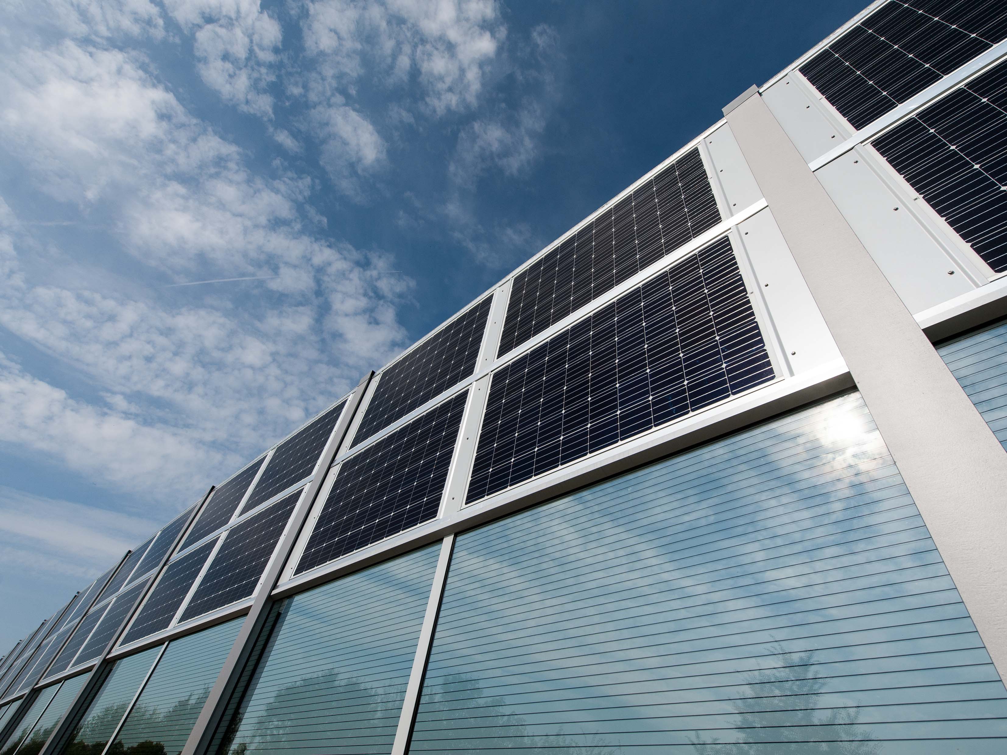 Umsetzung Photovoltaik auf Lärmschutzwand