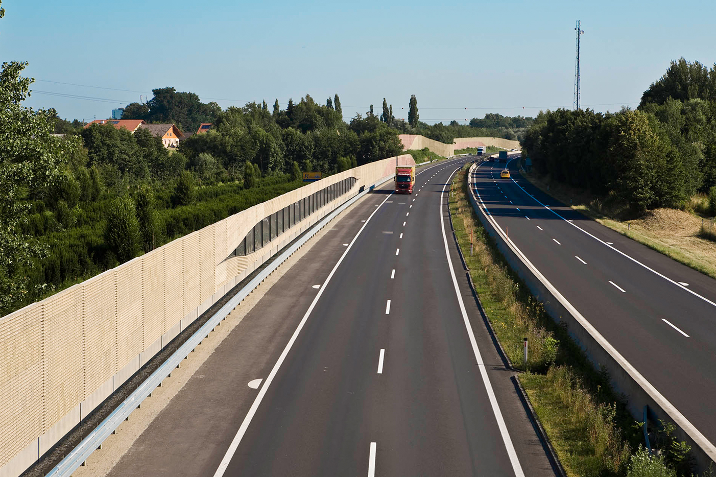 Lärmschutzwand auf der A 8 Innkreis Autobahn bei Tiesenhofen