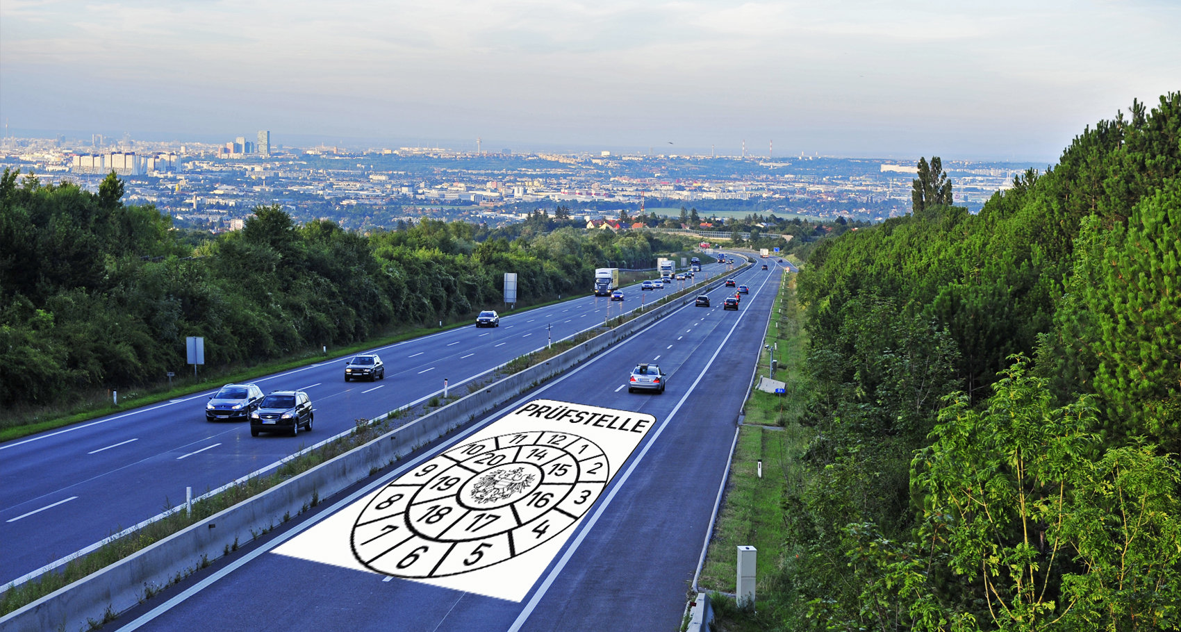A21 mit einem großen Prüfstellenpickerl auf der Fahrbahn