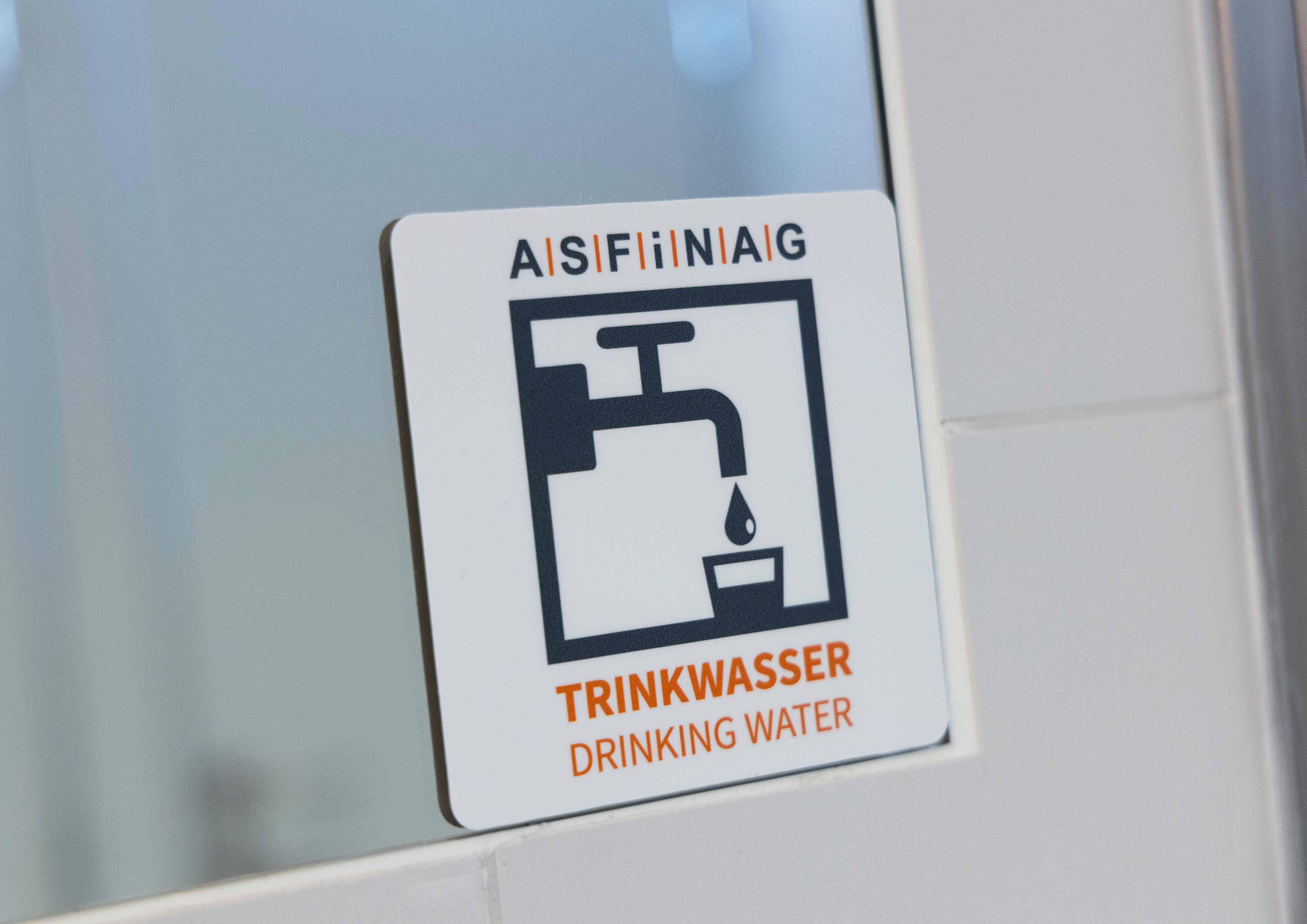 Trinkwassersymbol auf einem Rastplatz